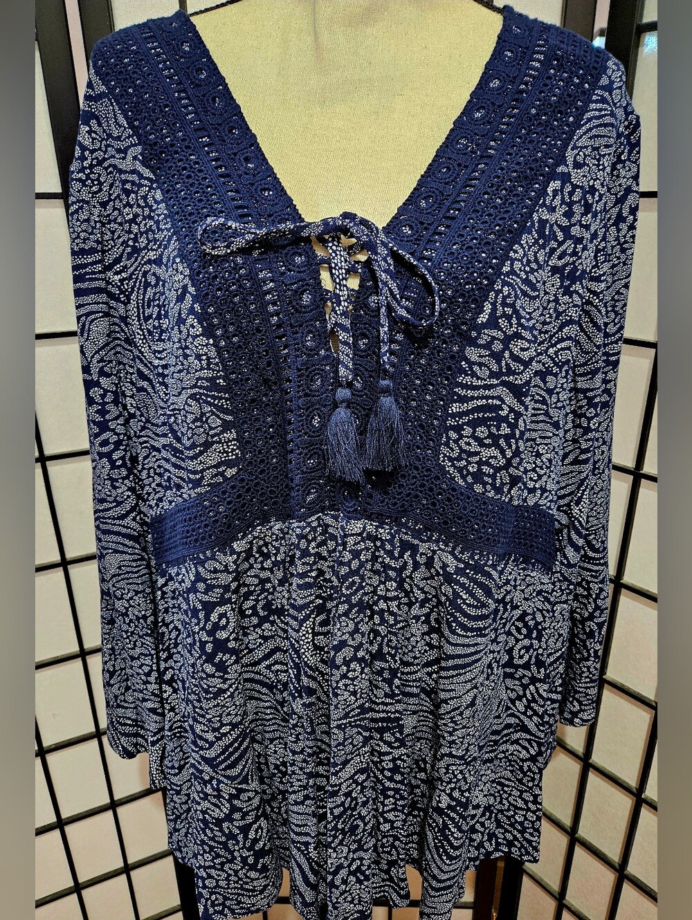 Torrid 2 (2X) Navy & White Gauze Babydoll Lace-up Long Sleeve Blouse